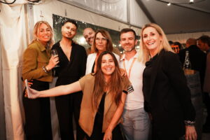 Groupe amis soirée Mentori